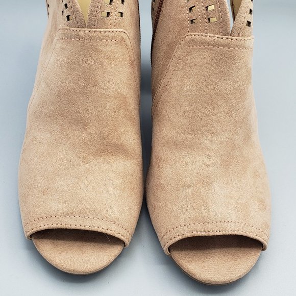 Francesca's Collections Tan Peep Toe Heels - Picture 2 of 13